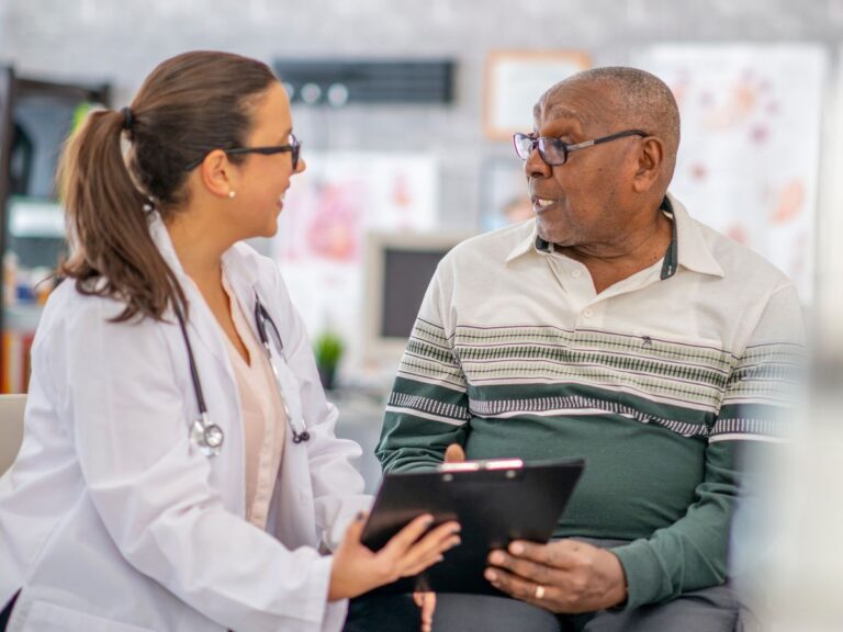 Si tienes antecedentes familiares de enfermedades crónico-degenerativas como el cáncer, la presión alta y la diabetes.