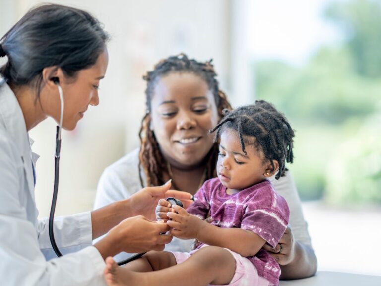 Porque tienes como cobertura principal tratamiento médico hospitalario y ambulatorio en Colombia. Si te enfermas o te accidentas, SURA te pagará los tratamientos médicos y quirúrgicos que se describen a continuación, siempre y cuando: