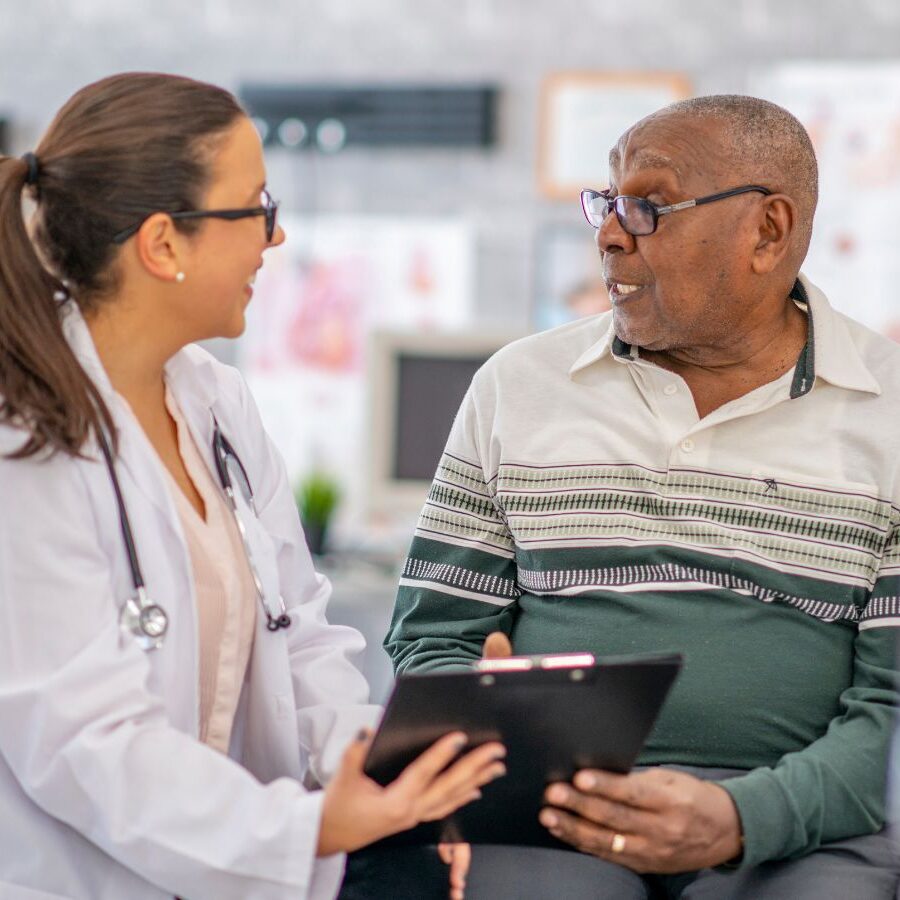 Si tienes antecedentes familiares de enfermedades crónico-degenerativas como el cáncer, la presión alta y la diabetes.